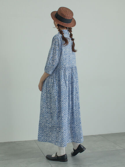 【LIBERTY FABRICS】Botanical Language柄ワンピース（ブルー/キナリ）｜TSUHARU by Samansa Mos2（ツハルバイサマンサモスモス）通販