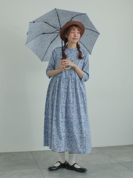 【LIBERTY FABRICS】Botanical Language柄ワンピース（ブルー/キナリ）｜TSUHARU by Samansa Mos2（ツハルバイサマンサモスモス）通販