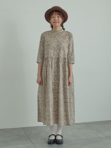 【LIBERTY FABRICS】Botanical Language柄ワンピース（ブルー/キナリ）｜TSUHARU by Samansa Mos2（ツハルバイサマンサモスモス）通販