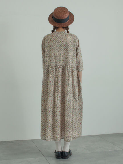 【LIBERTY FABRICS】Botanical Language柄ワンピース（ブルー/キナリ）｜TSUHARU by Samansa Mos2（ツハルバイサマンサモスモス）通販