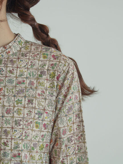 【LIBERTY FABRICS】Botanical Language柄ワンピース（ブルー/キナリ）｜TSUHARU by Samansa Mos2（ツハルバイサマンサモスモス）通販