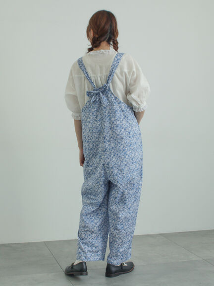 【LIBERTY FABRICS】Botanical Language柄サロペット（ブルー/キナリ）｜TSUHARU by Samansa Mos2（ツハルバイサマンサモスモス）通販