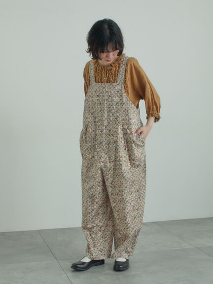 【LIBERTY FABRICS】Botanical Language柄サロペット（ブルー/キナリ）｜TSUHARU by Samansa Mos2（ツハルバイサマンサモスモス）通販