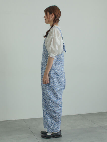 【LIBERTY FABRICS】Botanical Language柄サロペット（ブルー/キナリ）｜TSUHARU by Samansa Mos2（ツハルバイサマンサモスモス）通販