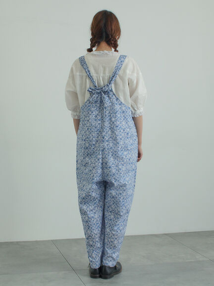 【LIBERTY FABRICS】Botanical Language柄サロペット（ブルー/キナリ）｜TSUHARU by Samansa Mos2（ツハルバイサマンサモスモス）通販