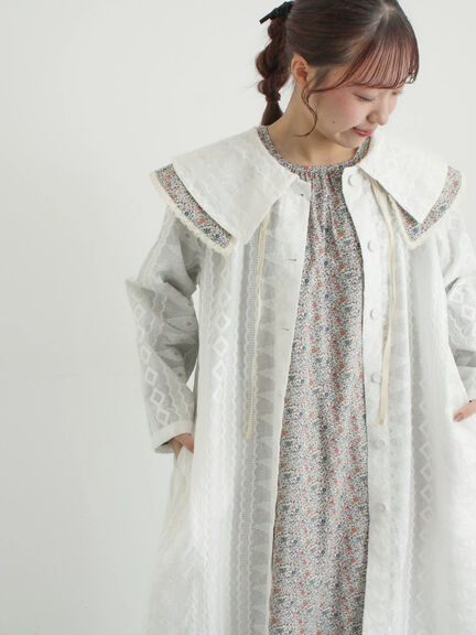 シアー総刺繍コート（オフホワイト/ブラック）｜TSUHARU by Samansa Mos2（ツハルバイサマンサモスモス）通販