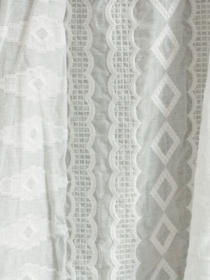 シアー総刺繍コート（オフホワイト/ブラック）｜TSUHARU by Samansa Mos2（ツハルバイサマンサモスモス）通販