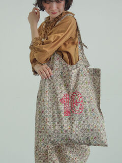 LIBERTY FABRICS】Botanical Language柄トートバッグ（ブルー/キナリ