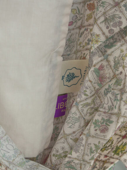 【LIBERTY FABRICS】Botanical Language柄トートバッグ（ブルー/キナリ）｜TSUHARU by Samansa Mos2（ツハルバイサマンサモスモス）通販