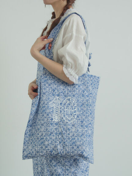 【LIBERTY FABRICS】Botanical Language柄トートバッグ（ブルー/キナリ）｜TSUHARU by Samansa Mos2（ツハルバイサマンサモスモス）通販