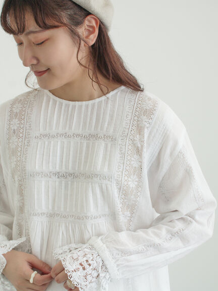【WHITE COLLECTION】リバーレースピンタックブラウス（ホワイト）｜TSUHARU by Samansa Mos2（ツハルバイサマンサモスモス）通販