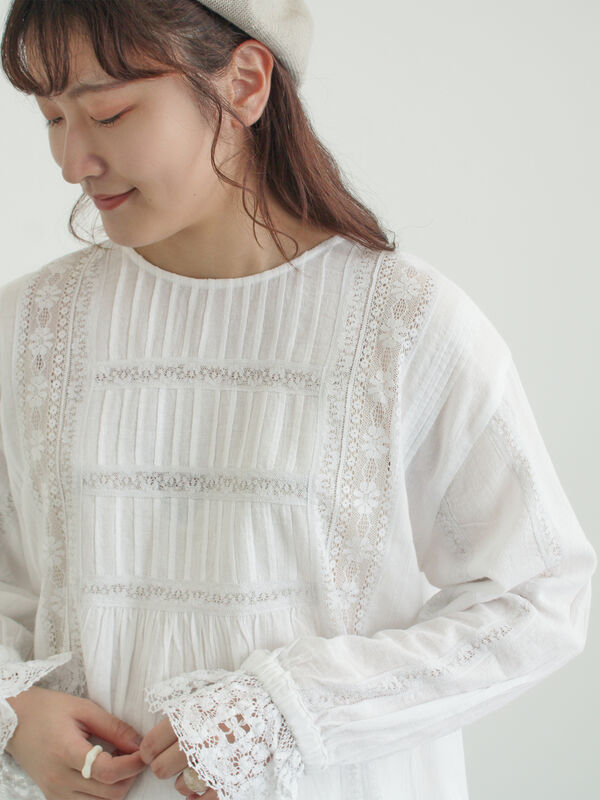 WHITE COLLECTION】リバーレースピンタックブラウス（ホワイト