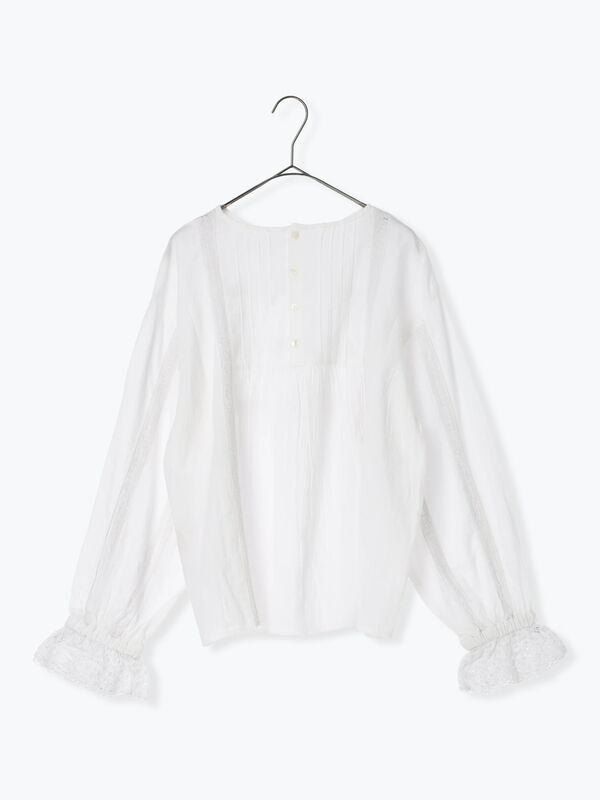 WHITE COLLECTION】リバーレースピンタックブラウス（ホワイト