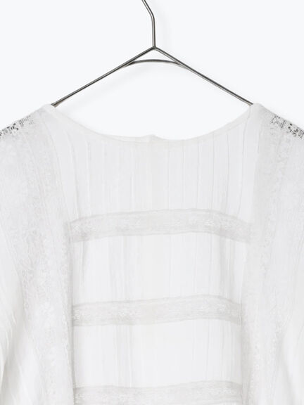 【WHITE COLLECTION】リバーレースピンタックブラウス（ホワイト）｜TSUHARU by Samansa Mos2（ツハルバイサマンサモスモス）通販