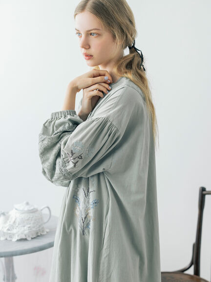 【WEB限定 Sサイズ】ランダム刺繍レース切替ワンピース（オフホワイト/チャコールグレー/ミント）｜TSUHARU by Samansa Mos2（ツハルバイサマンサモスモス）通販