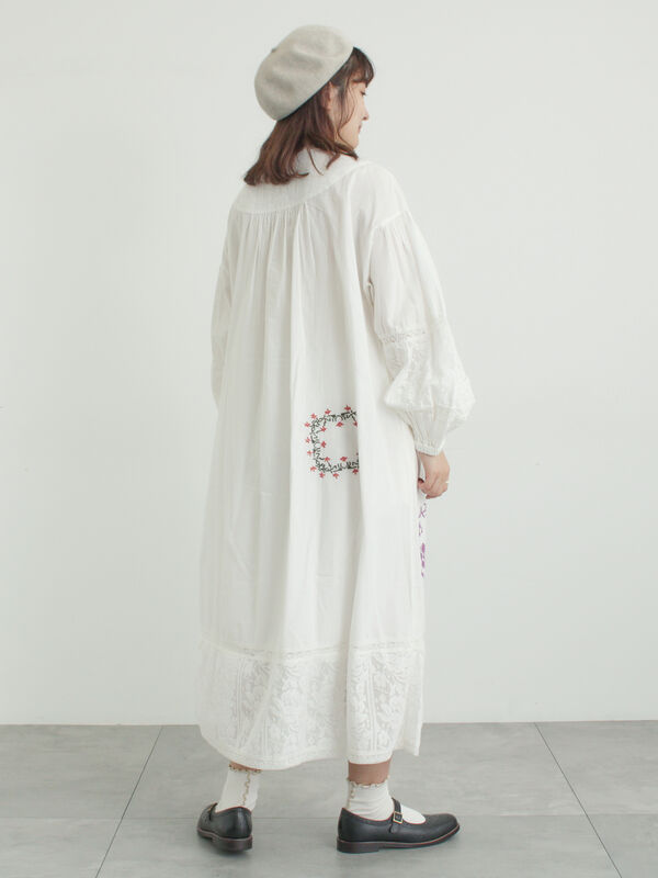 WEB限定 Sサイズ】ランダム刺繍レース切替ワンピース（オフホワイト