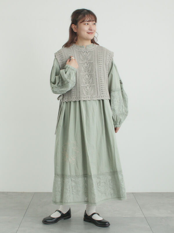 WEB限定 Sサイズ】ランダム刺繍レース切替ワンピース（オフホワイト