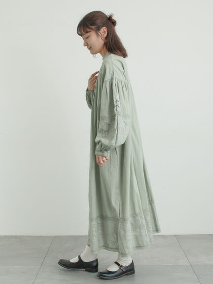 【WEB限定 Sサイズ】ランダム刺繍レース切替ワンピース（オフホワイト/チャコールグレー/ミント）｜TSUHARU by Samansa Mos2（ツハルバイサマンサモスモス）通販