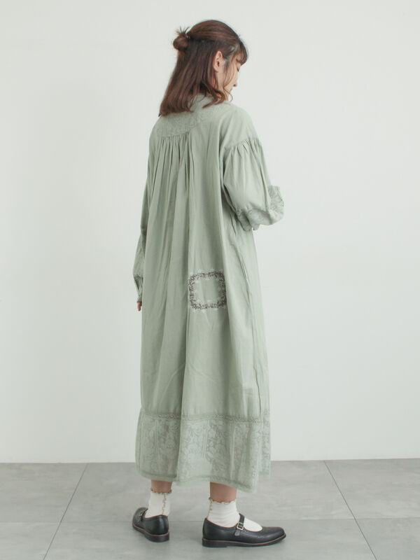 WEB限定 Sサイズ】ランダム刺繍レース切替ワンピース（オフホワイト