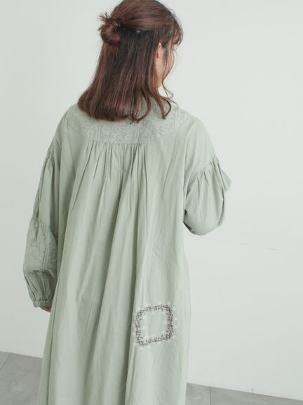 【WEB限定 Sサイズ】ランダム刺繍レース切替ワンピース（オフホワイト/チャコールグレー/ミント）｜TSUHARU by Samansa Mos2（ツハルバイサマンサモスモス）通販