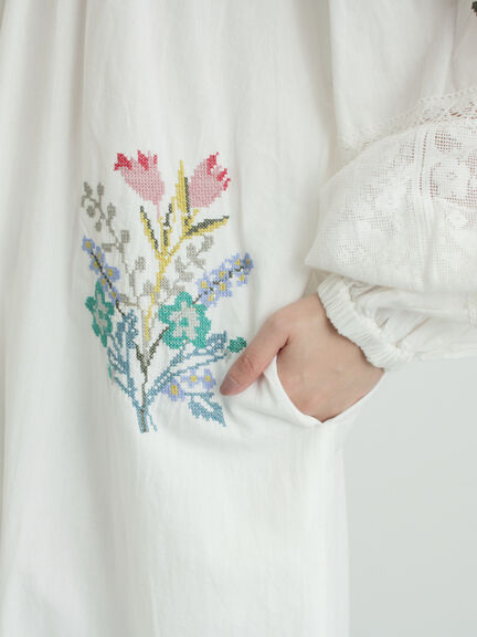 【WEB限定 Sサイズ】ランダム刺繍レース切替ワンピース（オフホワイト/チャコールグレー/ミント）｜TSUHARU by Samansa Mos2（ツハルバイサマンサモスモス）通販