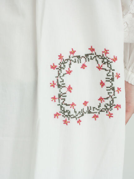 【WEB限定 Sサイズ】ランダム刺繍レース切替ワンピース（オフホワイト/チャコールグレー/ミント）｜TSUHARU by Samansa Mos2（ツハルバイサマンサモスモス）通販