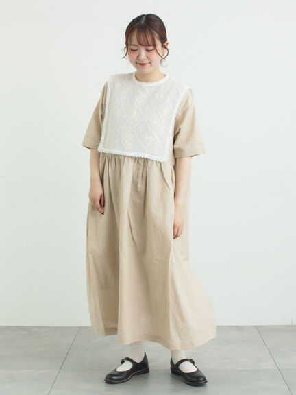 【WEB限定 Sサイズ】メッシュ花刺繍ベスト付きワンピース（チャコールグレー/ベージュ）｜TSUHARU by Samansa Mos2（ツハルバイサマンサモスモス）通販
