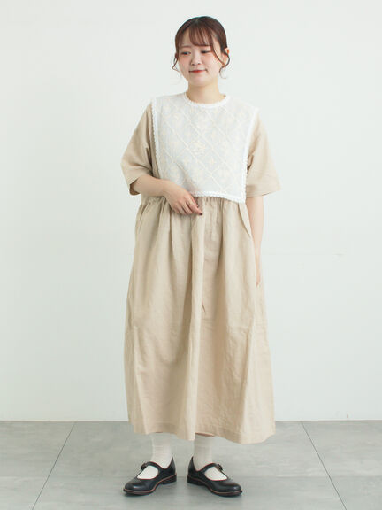 【WEB限定 Sサイズ】メッシュ花刺繍ベスト付きワンピース（チャコールグレー/ベージュ）｜TSUHARU by Samansa Mos2（ツハルバイサマンサモスモス）通販