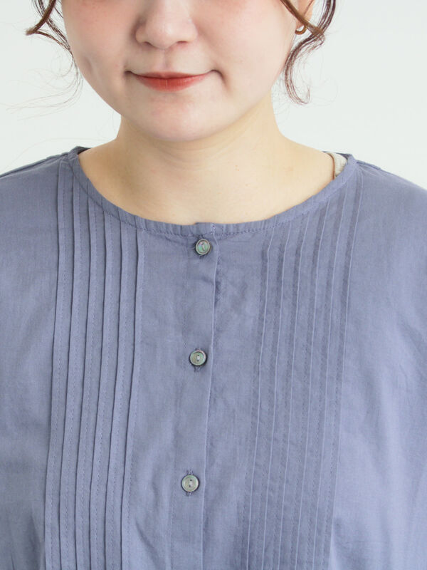 カットワーク刺繍ボリューム袖ブラウス（ホワイト/ブラック/ブルー
