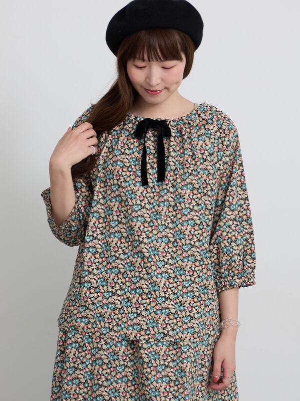 LIBERTY FABRICS】Floralia柄前後着ブラウス（レッド/ブルー/トップス