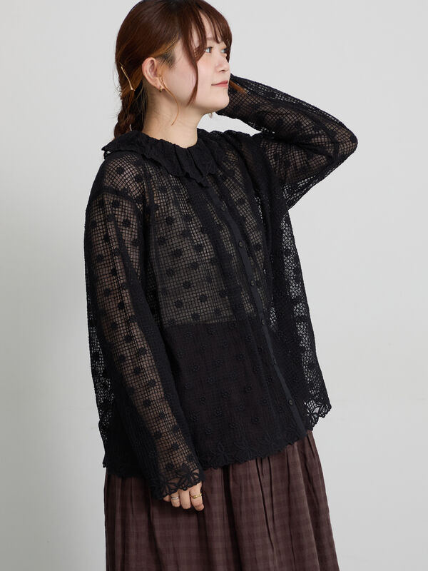 Embroidery Collection】オーバーレースブラウス（ブラック/キナリ