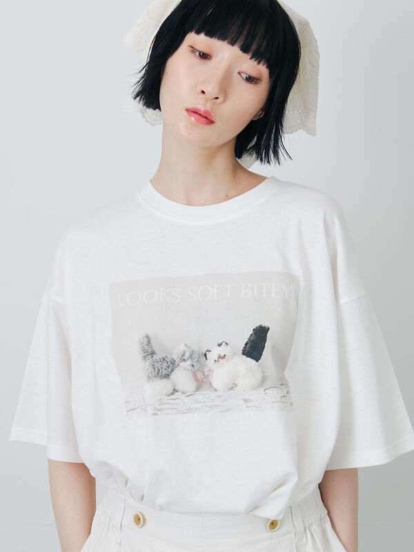 さて×TSUHARU】フォト柄プリントTシャツ（オフホワイト/キナリ