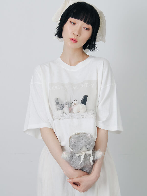 さて×TSUHARU】フォト柄プリントTシャツ（オフホワイト/キナリ