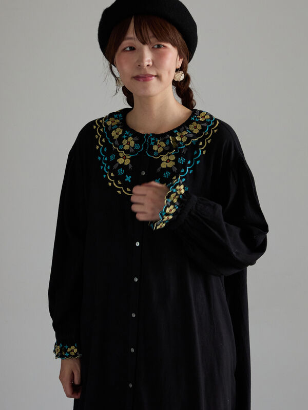 Embroidery collection】カラフル刺繍ワンピース【WEB限定 Sサイズ