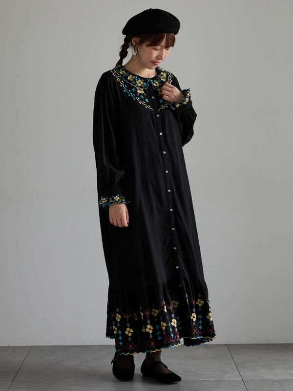 Embroidery collection】カラフル刺繍ワンピース【WEB限定 Sサイズ