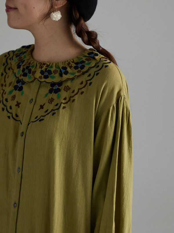Embroidery collection】カラフル刺繍ワンピース【WEB限定 Sサイズ