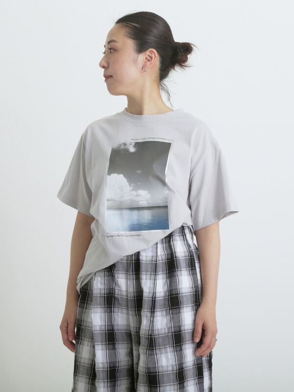 セール】 フォトプリントTシャツ(ホライゾン)（オフホワイト/Sグレー
