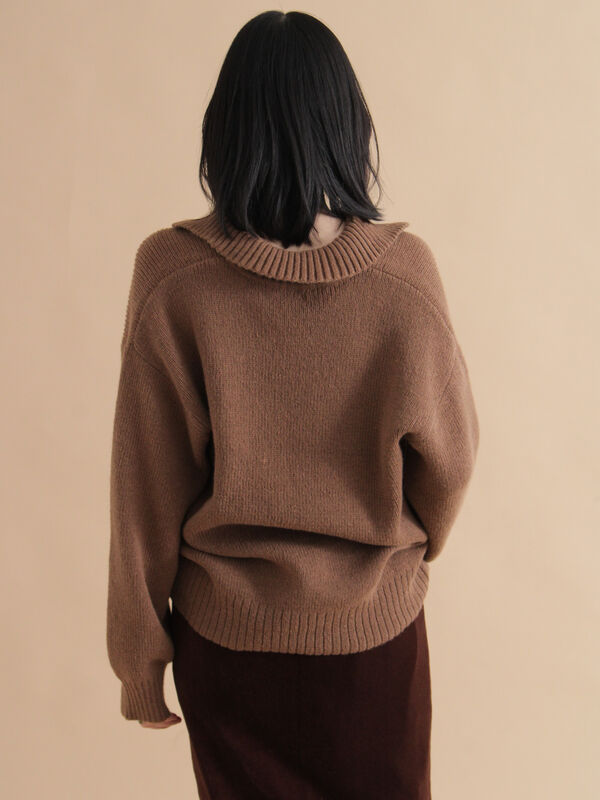 モヘヤライク衿付ニットプルオーバー（チャコールグレー/ブラウン