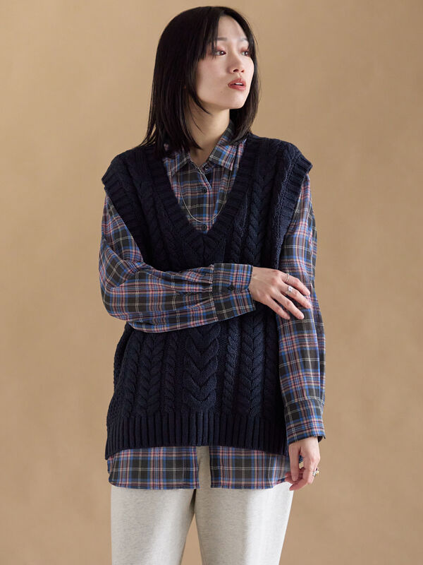 ケーブルニットベスト（オフホワイト/チャコールグレー/ネイビー