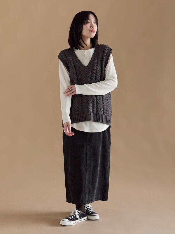 ケーブルニットベスト（オフホワイト/チャコールグレー/ネイビー