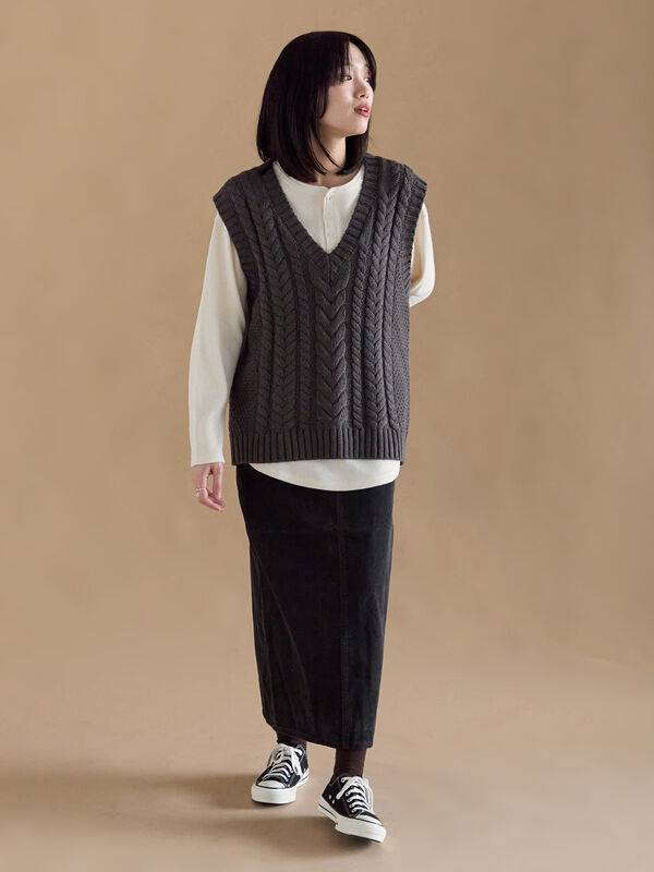 ケーブルニットベスト（オフホワイト/チャコールグレー/ネイビー