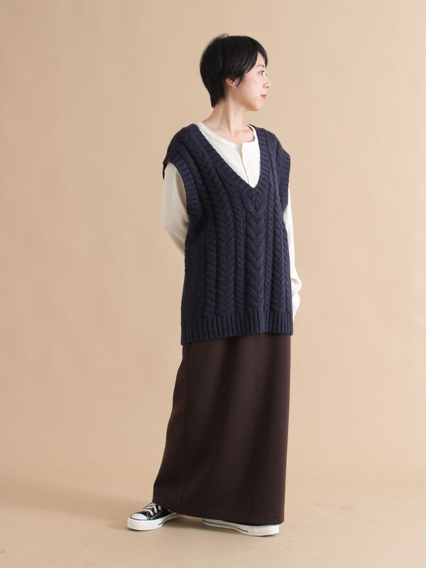 ケーブルニットベスト（オフホワイト/チャコールグレー/ネイビー