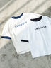 リンガーロゴプリントTシャツ（オフホワイト/キナリ）｜sō4ū（ソウフォーユー）通販