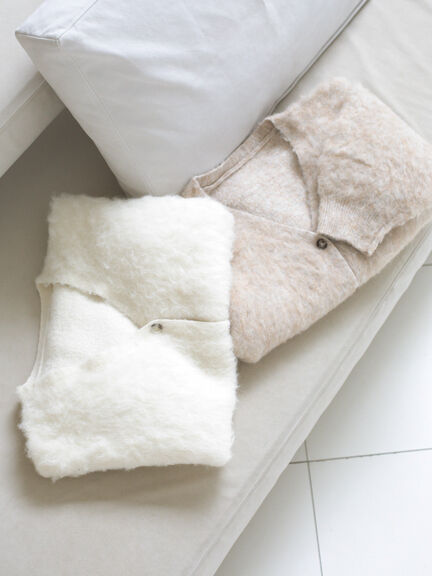 起毛Vネックカーディガン（オフホワイト/ベージュ）｜sō4ū（ソウフォーユー）通販