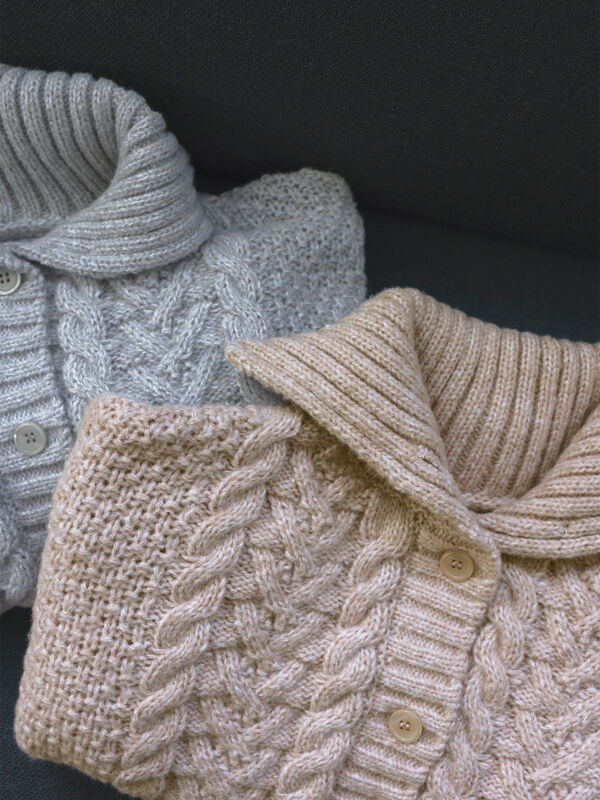 セール】 ケーブル編みニットカーディガン（グレー/モカ/トップス