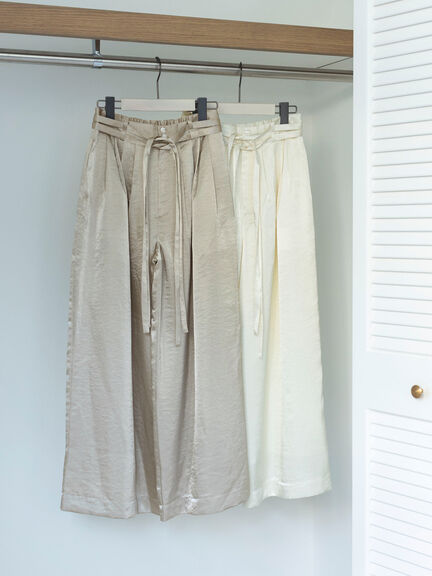 サテンタックワイドパンツ（ベージュ/キナリ）｜sō4ū（ソウフォーユー）通販