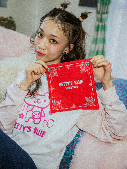 ショッパー柄タオルハンカチ（ピンク/レッド/パープル）｜BETTY'S BLUE（ベティーズブルー）通販