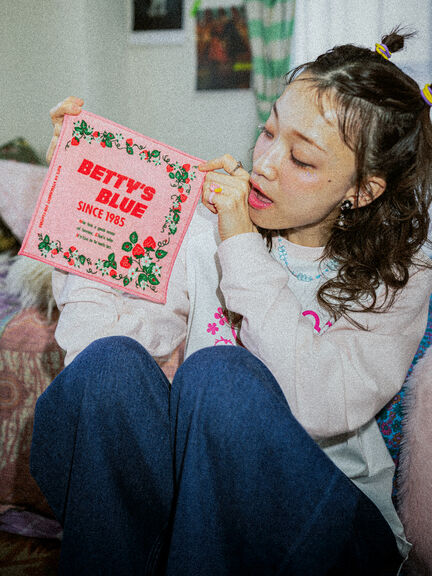 ショッパー柄タオルハンカチ（ピンク/レッド/パープル）｜BETTY'S BLUE（ベティーズブルー）通販