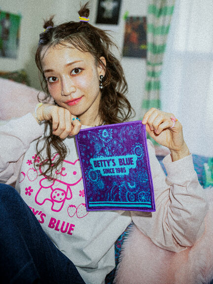 ショッパー柄タオルハンカチ（ピンク/レッド/パープル）｜BETTY'S BLUE（ベティーズブルー）通販