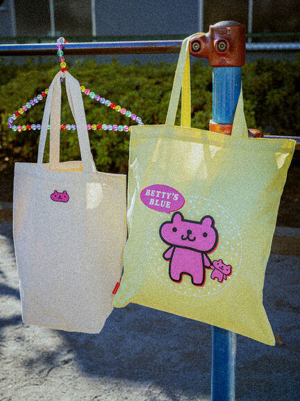 ロゴプリント トートバッグ（ベージュ）｜BETTY'S BLUE（ベティーズブルー）通販